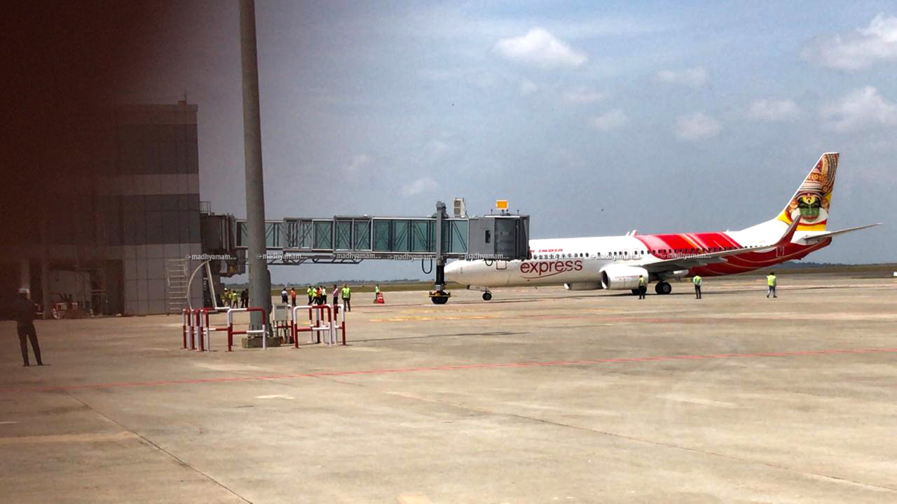 കണ്ണൂരിൽ പ്രവാസികളുമായി ആദ്യ വിമാനമെത്തി; 78 പേർ വീടുകളിലേക്ക്​